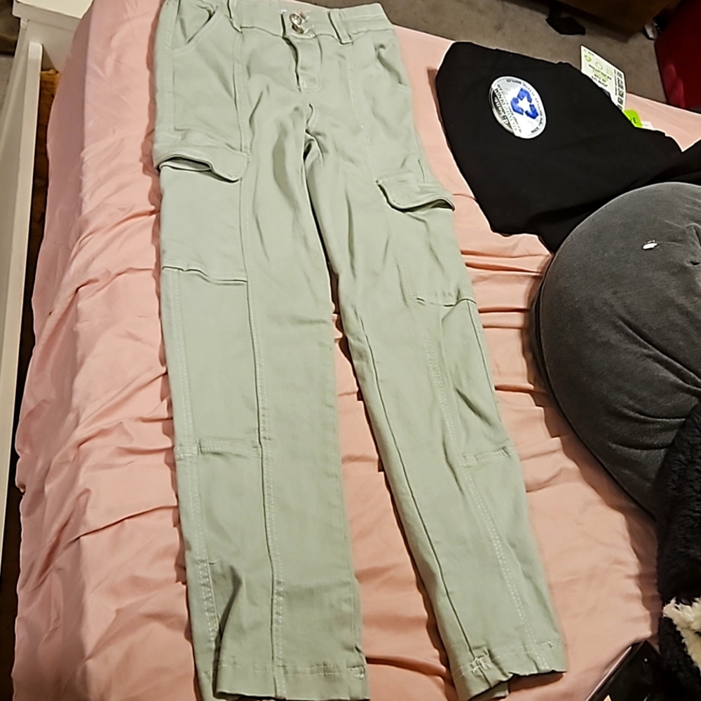 We have a pair green girls Celerbrity Ace Jean size 14